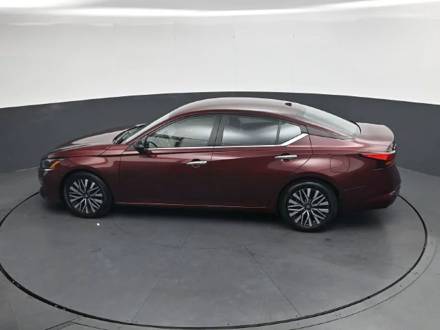 Used 2025 Red Nissan 2.5 SV image 27