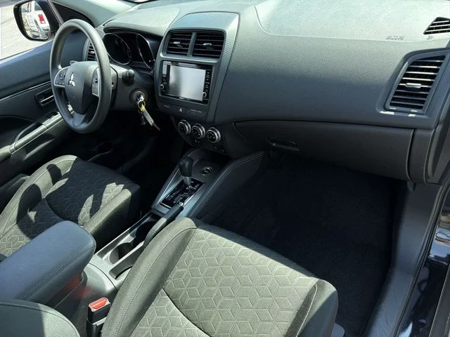 Used 2025 Black Mitsubishi  image 31