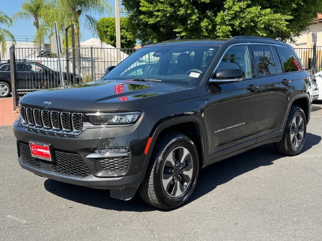 Used 2024  Jeep 4xe image 3