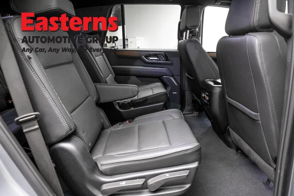 Used 2025 Silver GMC Denali image 28
