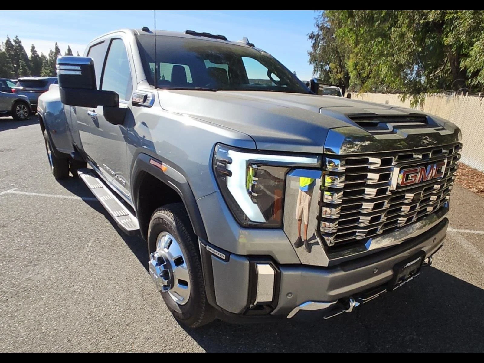 Used 2024 Sterling Metallic GMC Denali DRW image 17