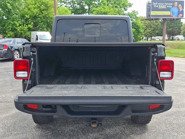 Used 2022 Black Jeep Sport image 29