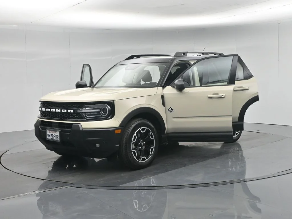 Certified Used 2025 Beige Ford Outer Banks image 32
