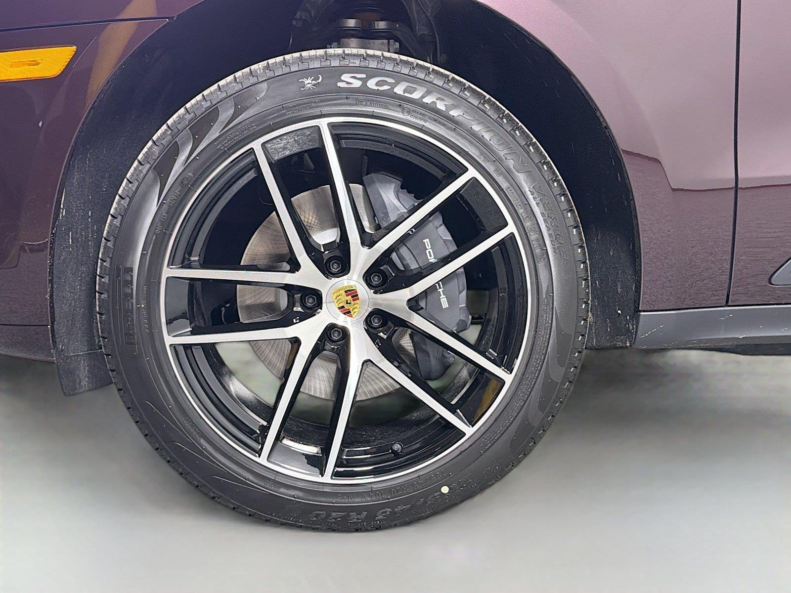 2026 Porsche Macan T - Photo 11