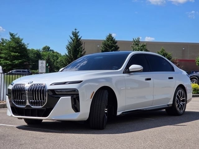 2025 BMW 7 Series 760i - Photo 22