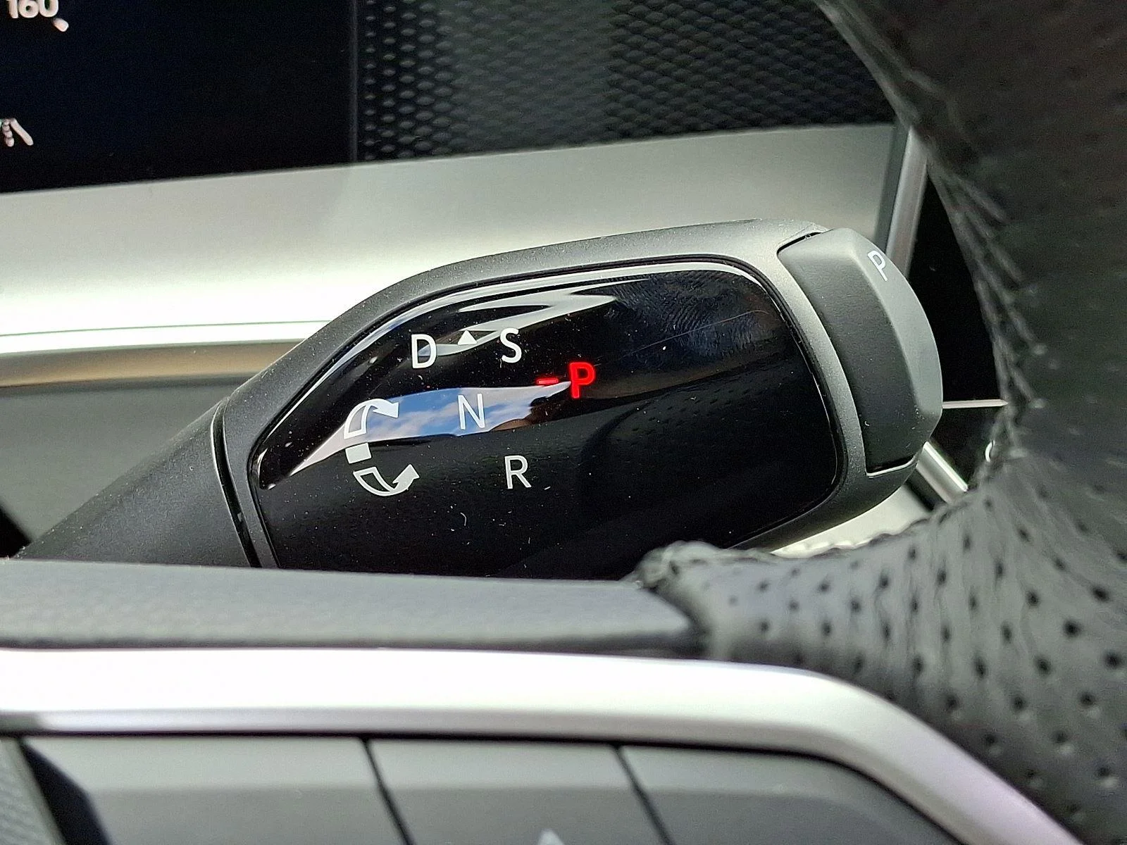 New 2026 X52T/AVAGRNBLKR Volkswagen SE R-Line Black image 14
