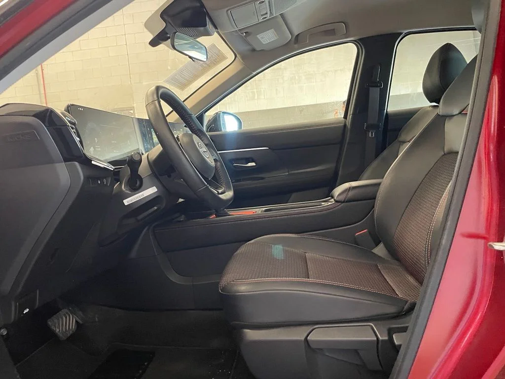 Used 2025 Red Nissan SR image 10