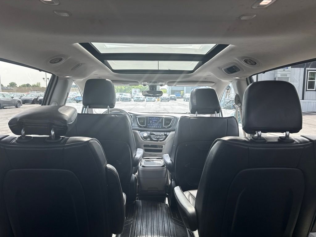 Used 2019 White Chrysler Limited image 17
