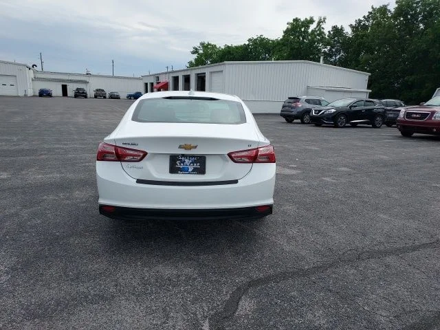 Used 2019 White Chevrolet LT image 4
