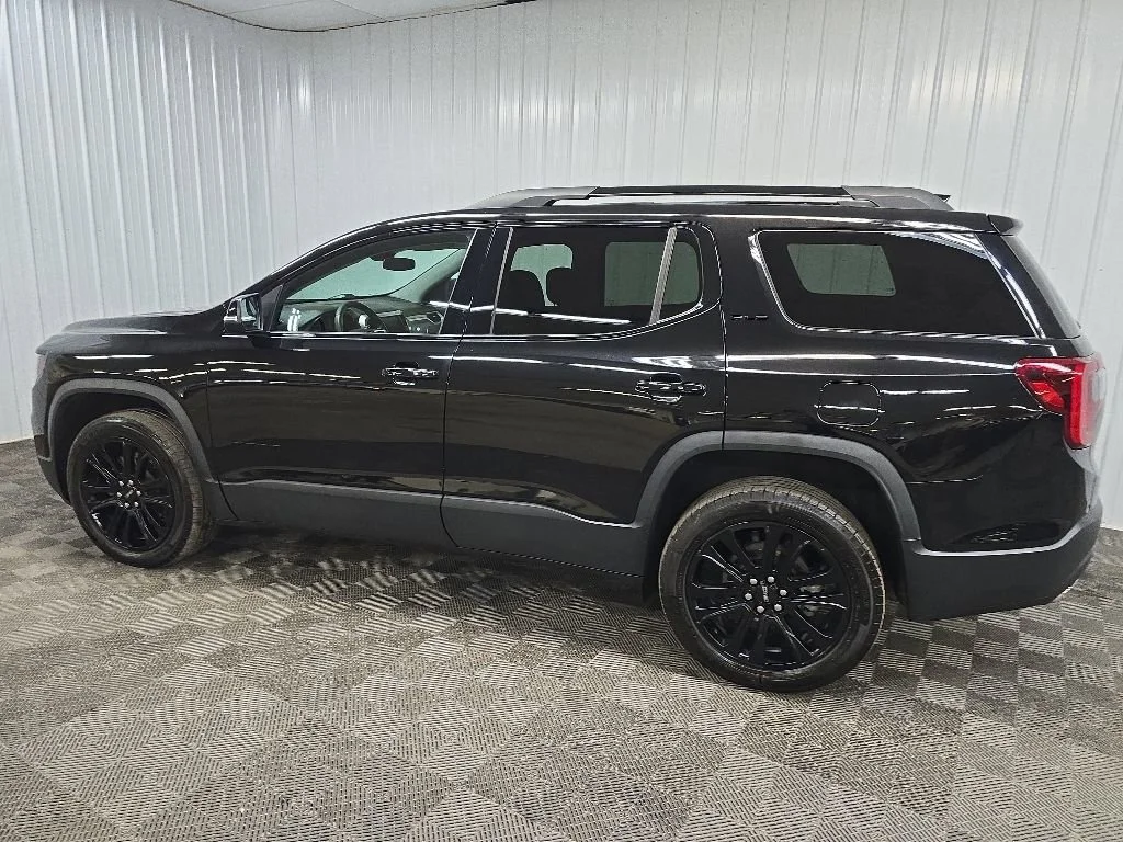Used 2023 Ebony Twilight Metallic GMC SLE image 4