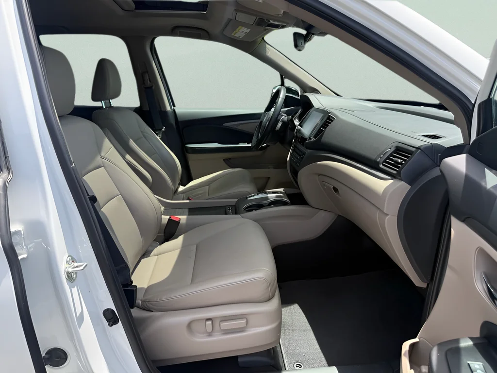 Certified Used 2022 Platinum White Pearl Honda RTL-E image 13