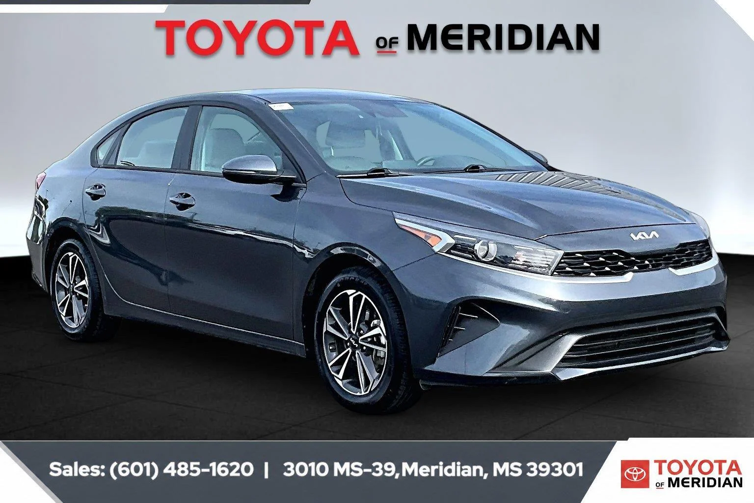 Used 2023 Gravity Gray Kia LXS image 1
