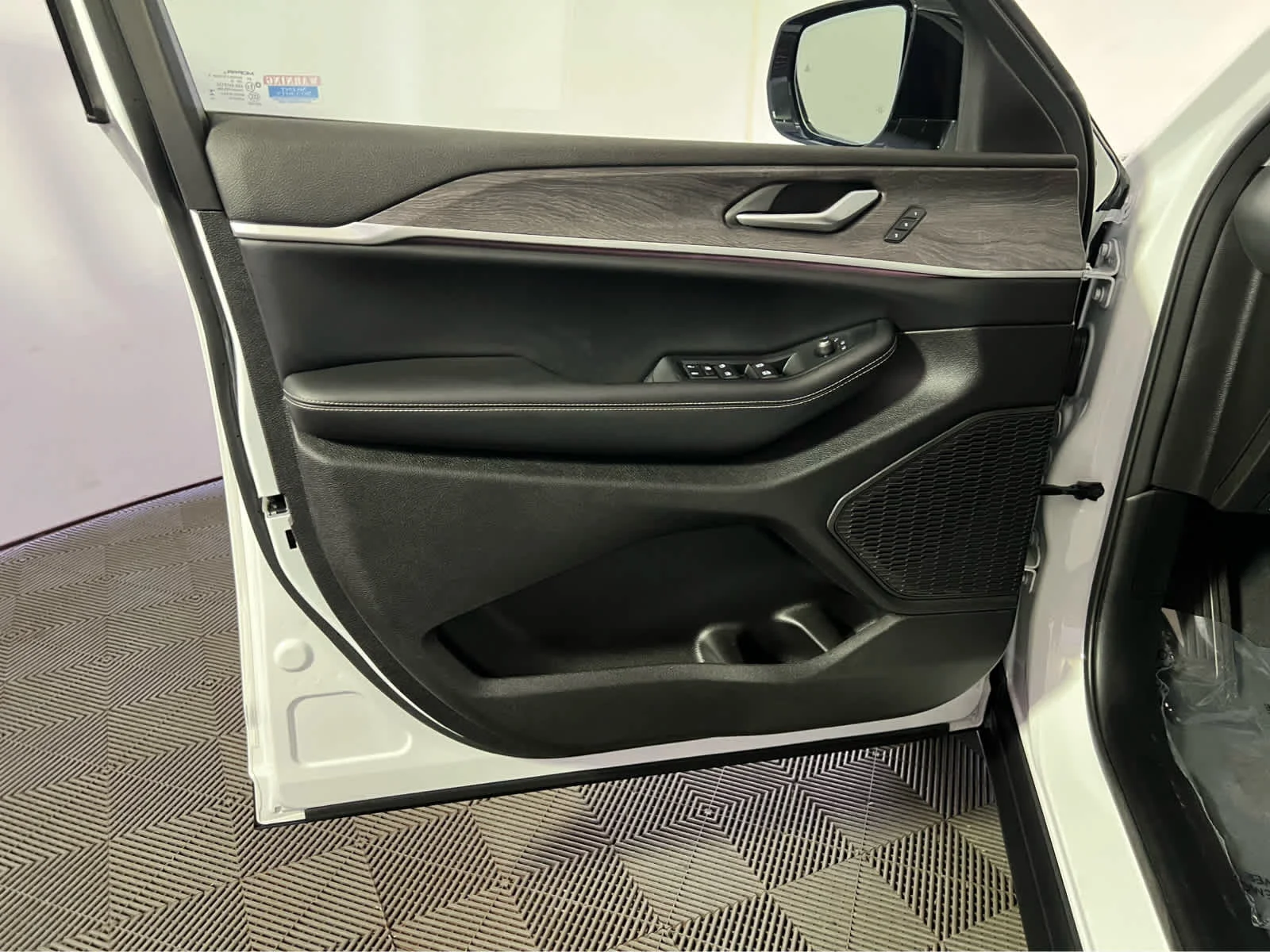 Used 2023 Bright White Clearcoat Jeep Limited image 24