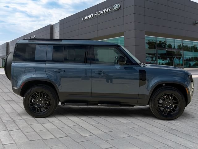 New 2026 Tasman Blue Land Rover S image 6