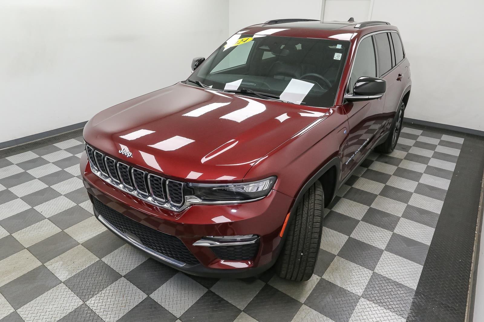 Used 2024 Velvet Red Pearlcoat Jeep LIMI image 6