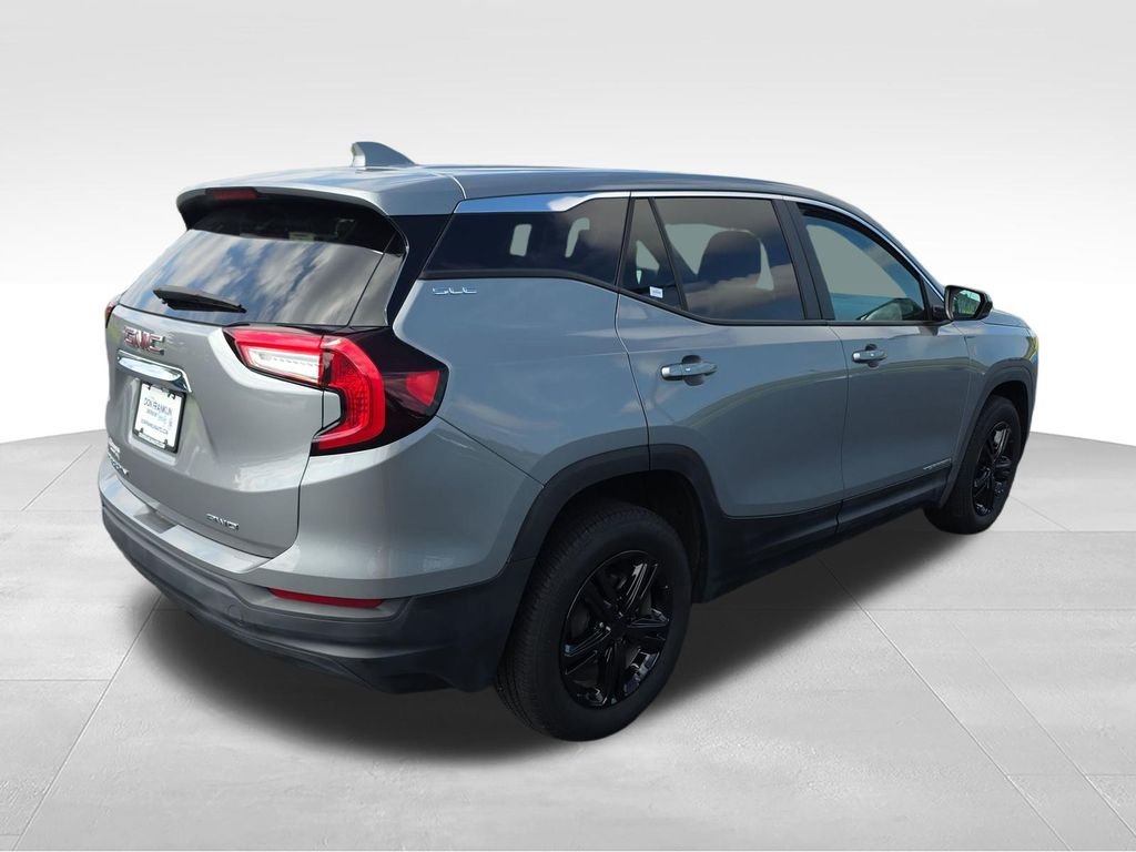 Used 2024 Silver GMC SLE image 5