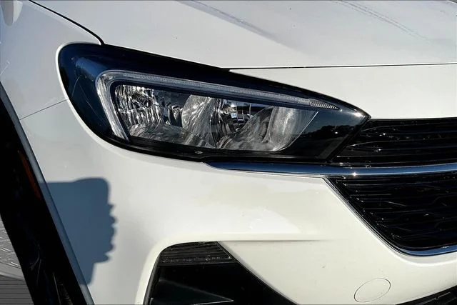 Used 2023 White Buick Select image 31