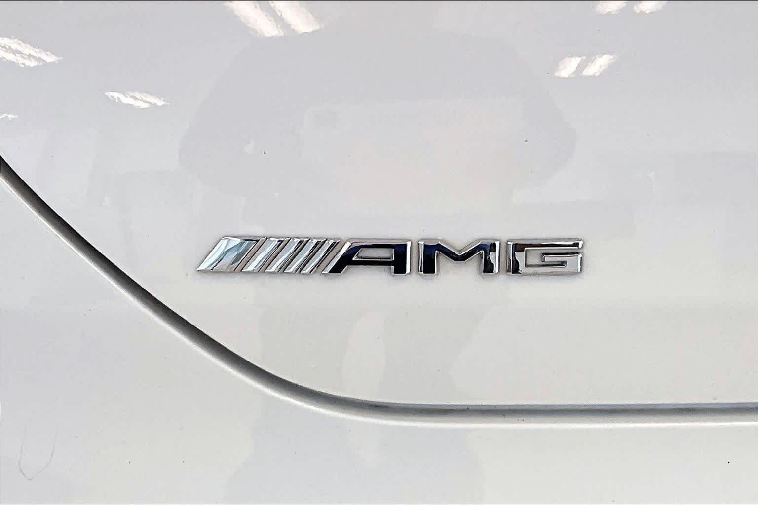 Used 2024 MANUFAKTUR Moonlight White Metallic Mercedes-Benz AMG® GLE 53 image 29