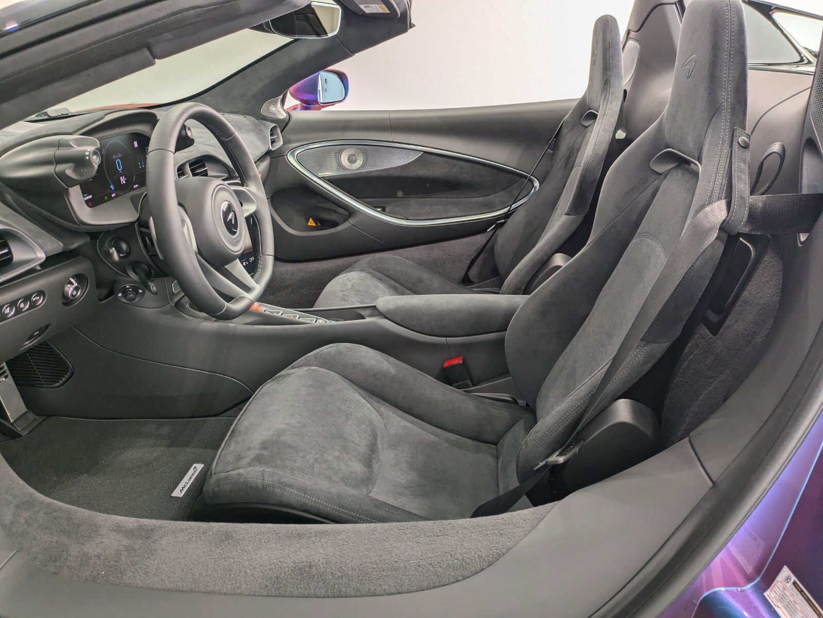 2025 McLaren Artura - Photo 6