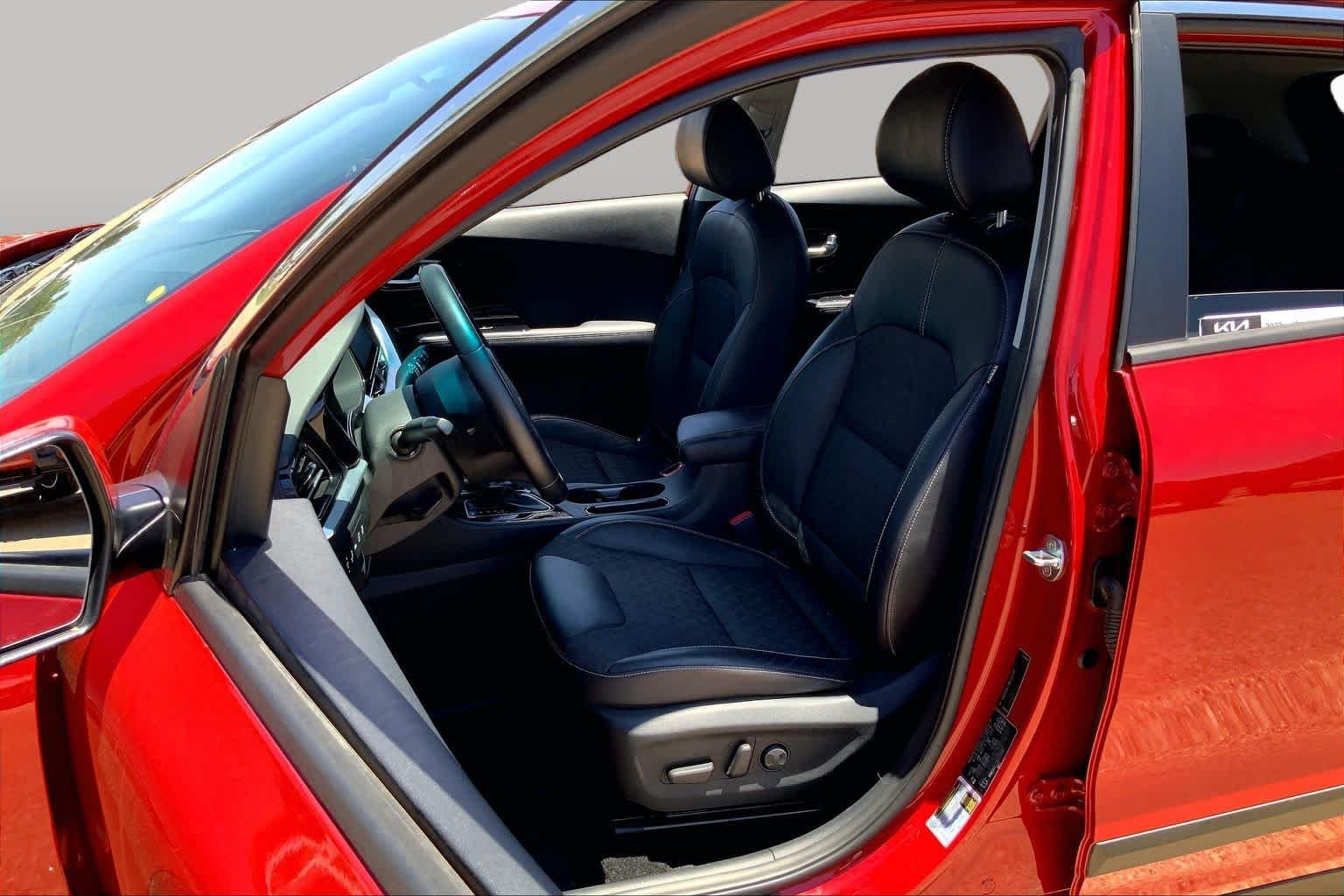 Certified Pre-Owned 2022 Kia Niro LXS SE