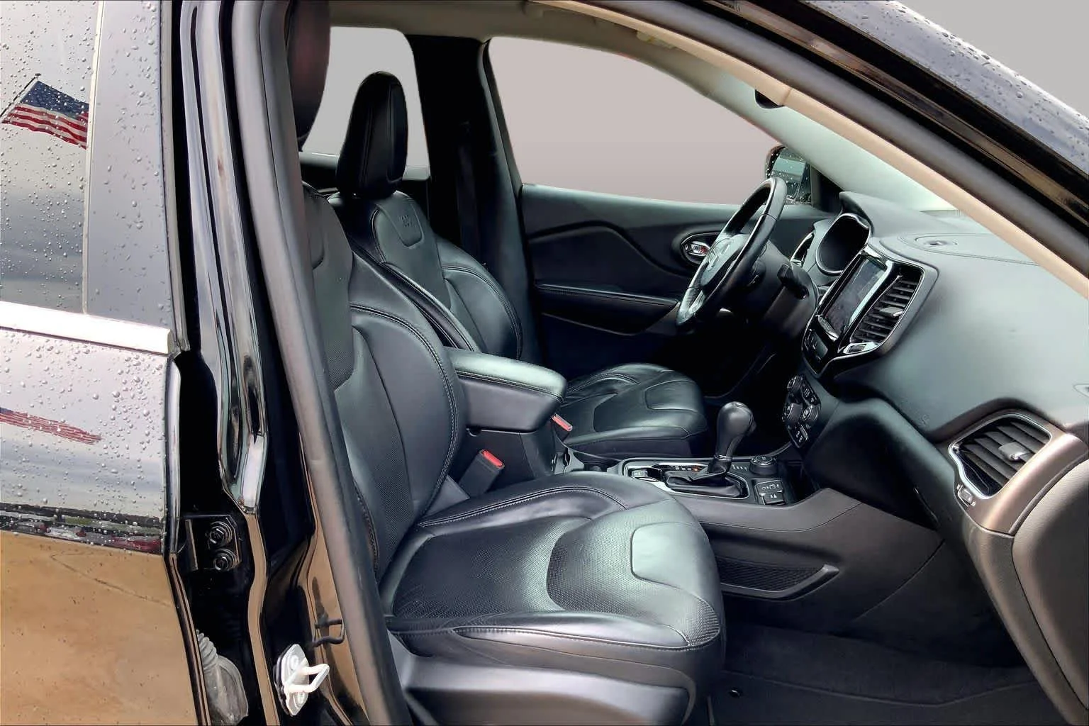 Used 2019 Diamond Black Crystal Pearlcoat Jeep Limited image 9