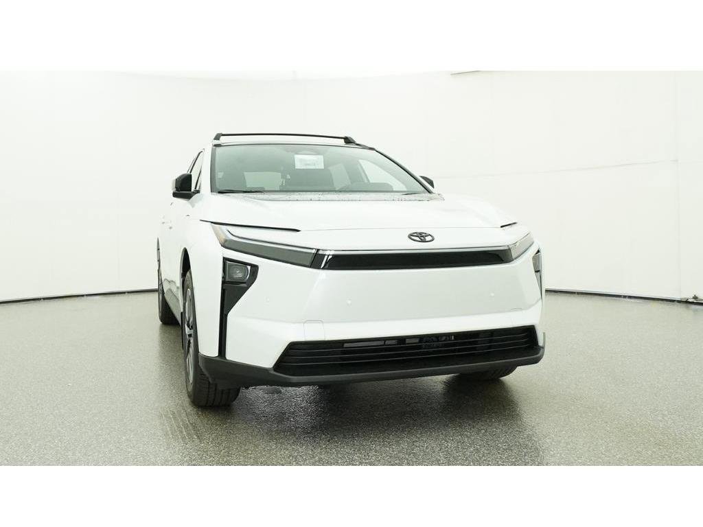 New 2026 Wind Chill Pearl Toyota XLE image 30