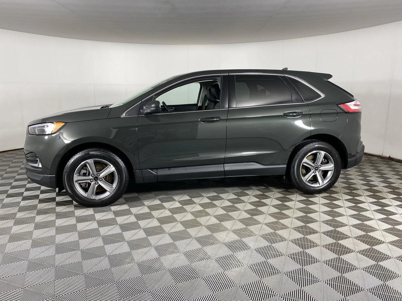 Used 2023 Forged Green Metallic Ford SEL image 18