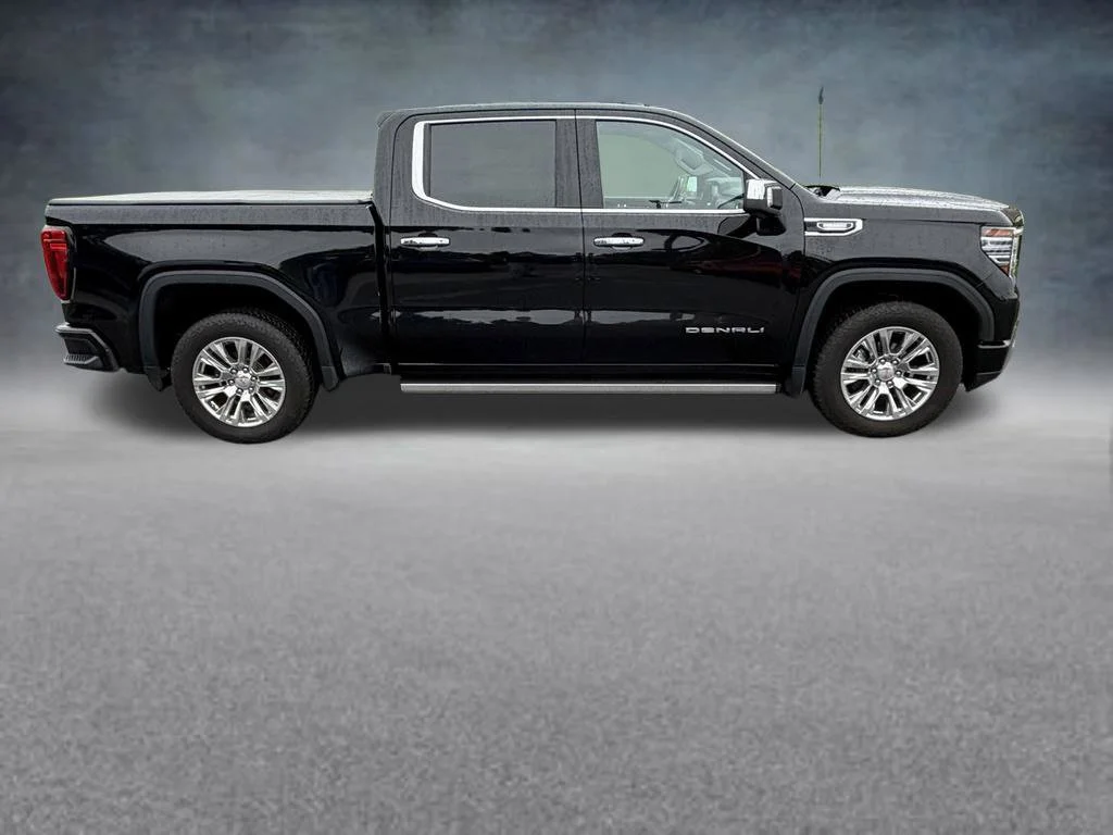 Used 2022 ONYX BLACK GMC Denali image 7