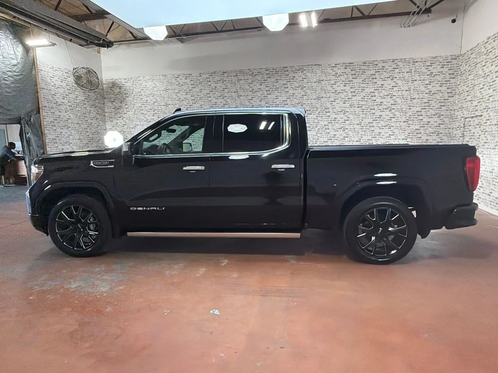 Used 2020 Onyx Black GMC Denali image 4