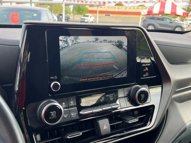 2025 Toyota Highlander LE - Photo 58