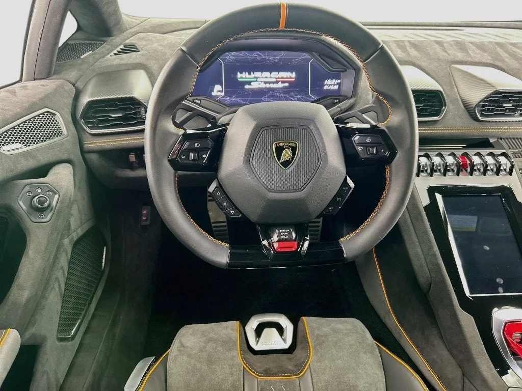 Used 2023 Orange Lamborghini  image 10