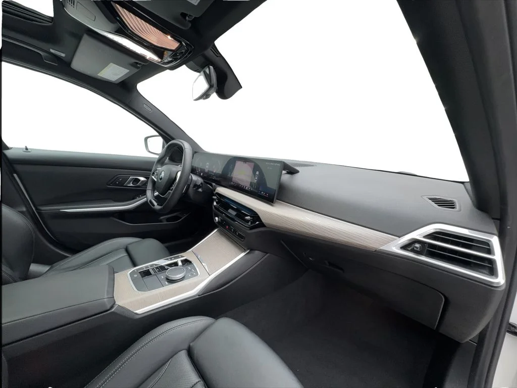 Used 2025 White BMW 330i image 31