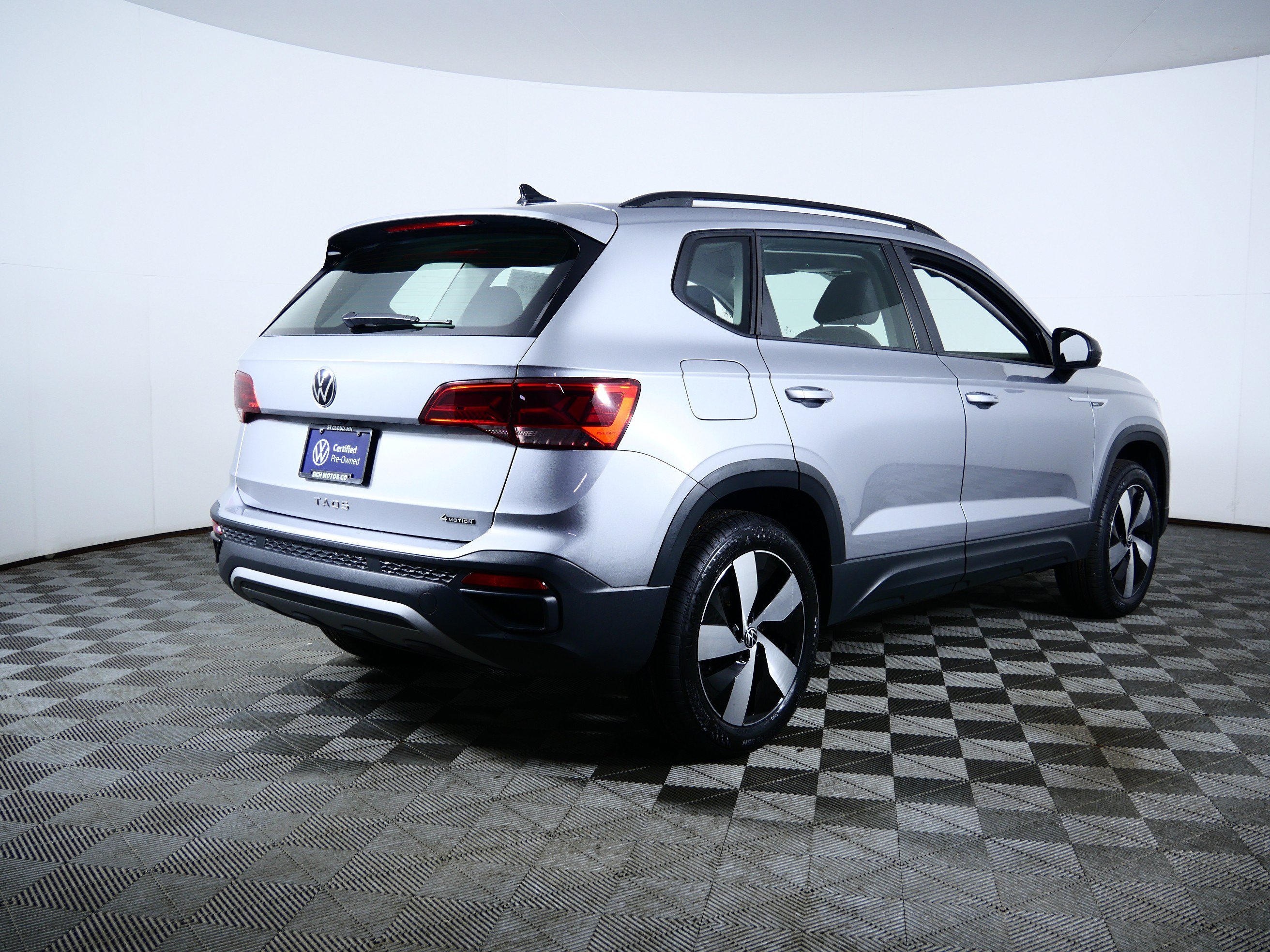 Used 2023 Silver Volkswagen S image 7
