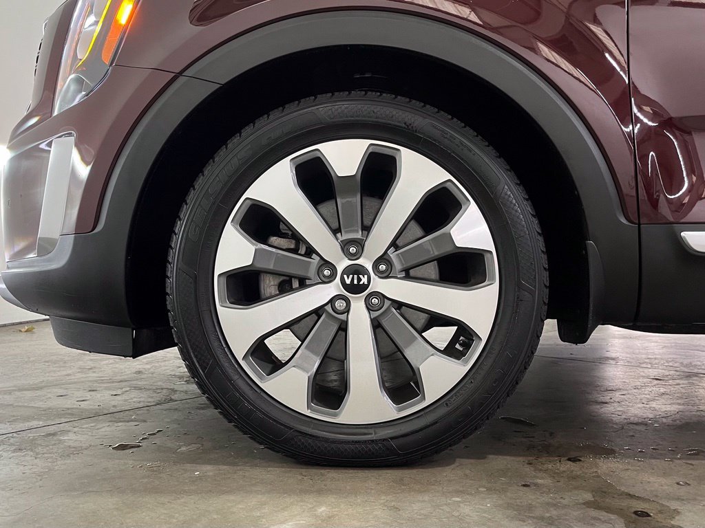 Used 2021 Purple Kia SX image 16
