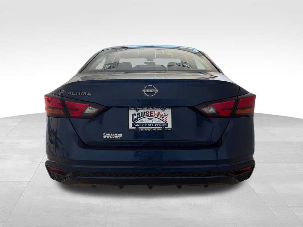 Used 2024 Blue Nissan 2.5 S image 5