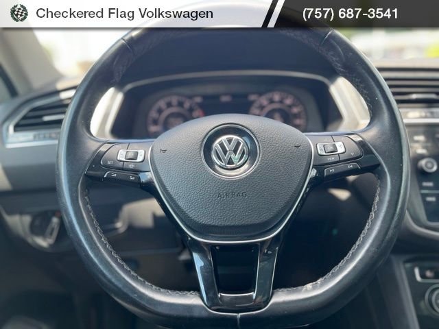 Used 2019 Pure White Volkswagen 2.0T SEL Premium 4Motion image 36