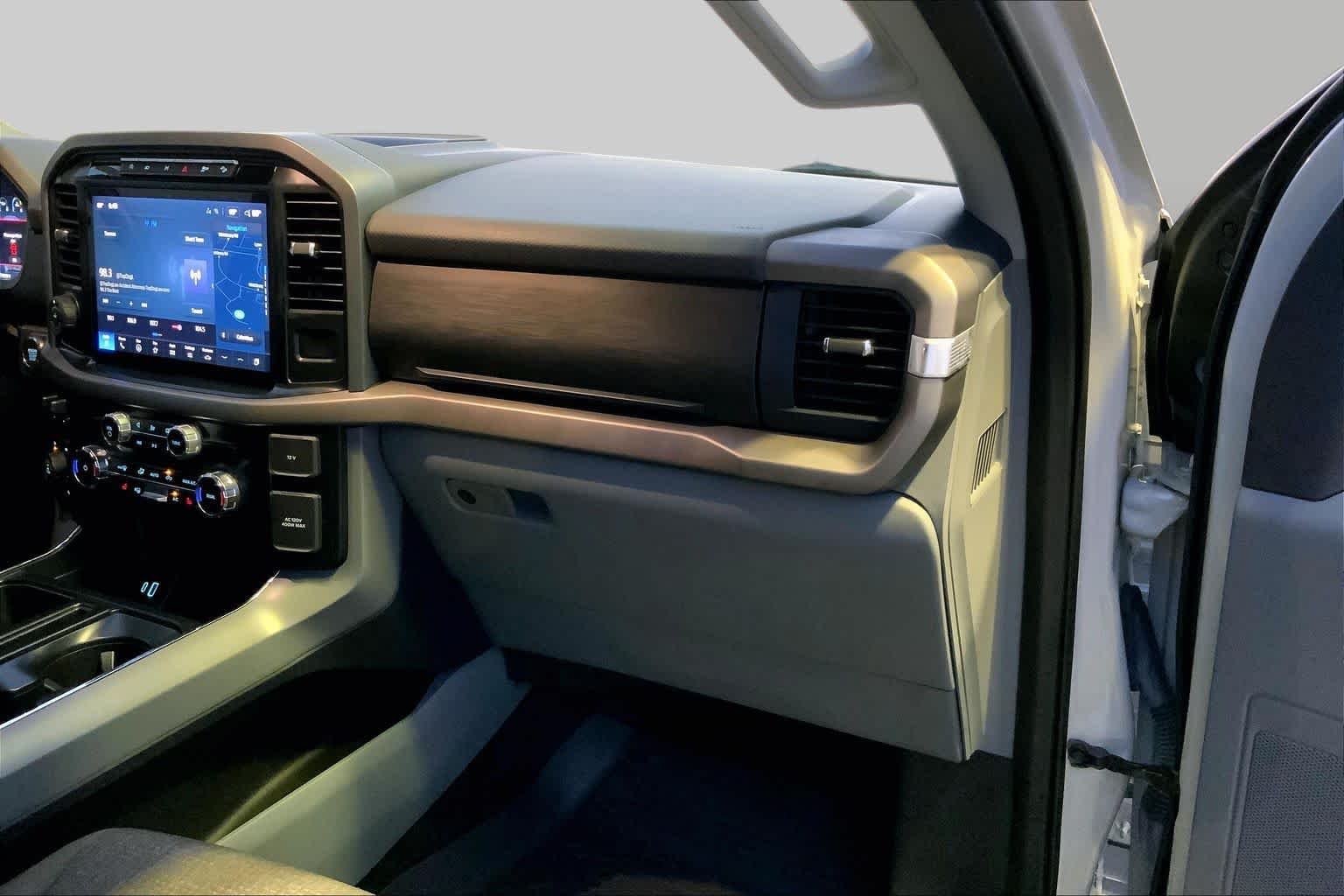 Used 2024 Avalanche Gray Ford XLT image 16