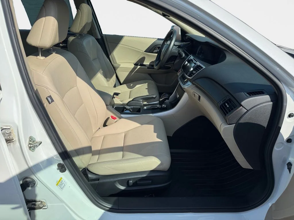 Used 2014 White Orchid Pearl Honda EX-L image 19