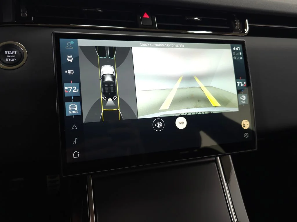 Certified Used 2024 White Land Rover Dynamic image 31
