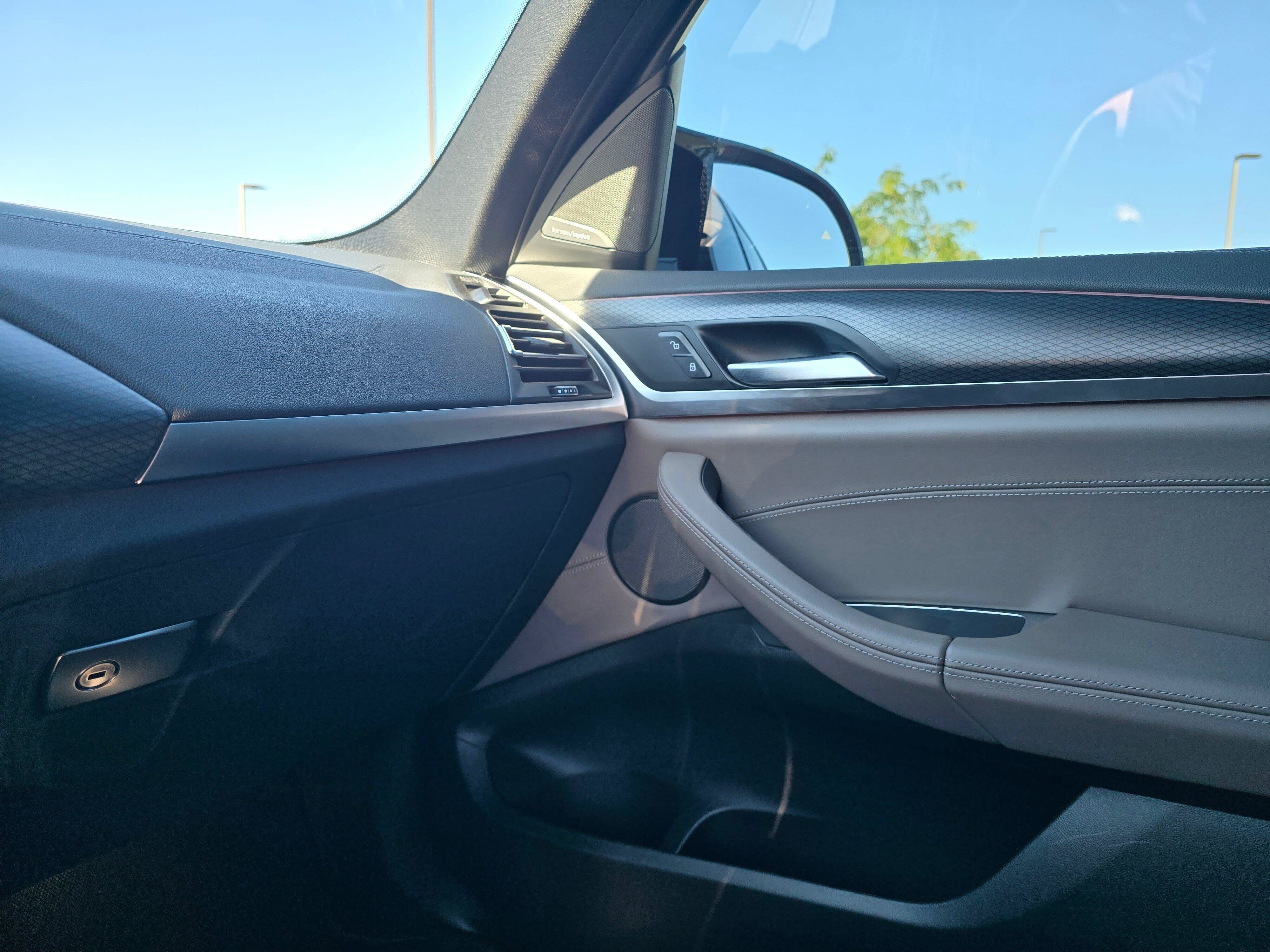 Used 2022 Toronto Red Metallic BMW M image 27