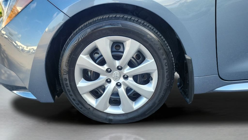 Certified Used 2025  Toyota LE image 25