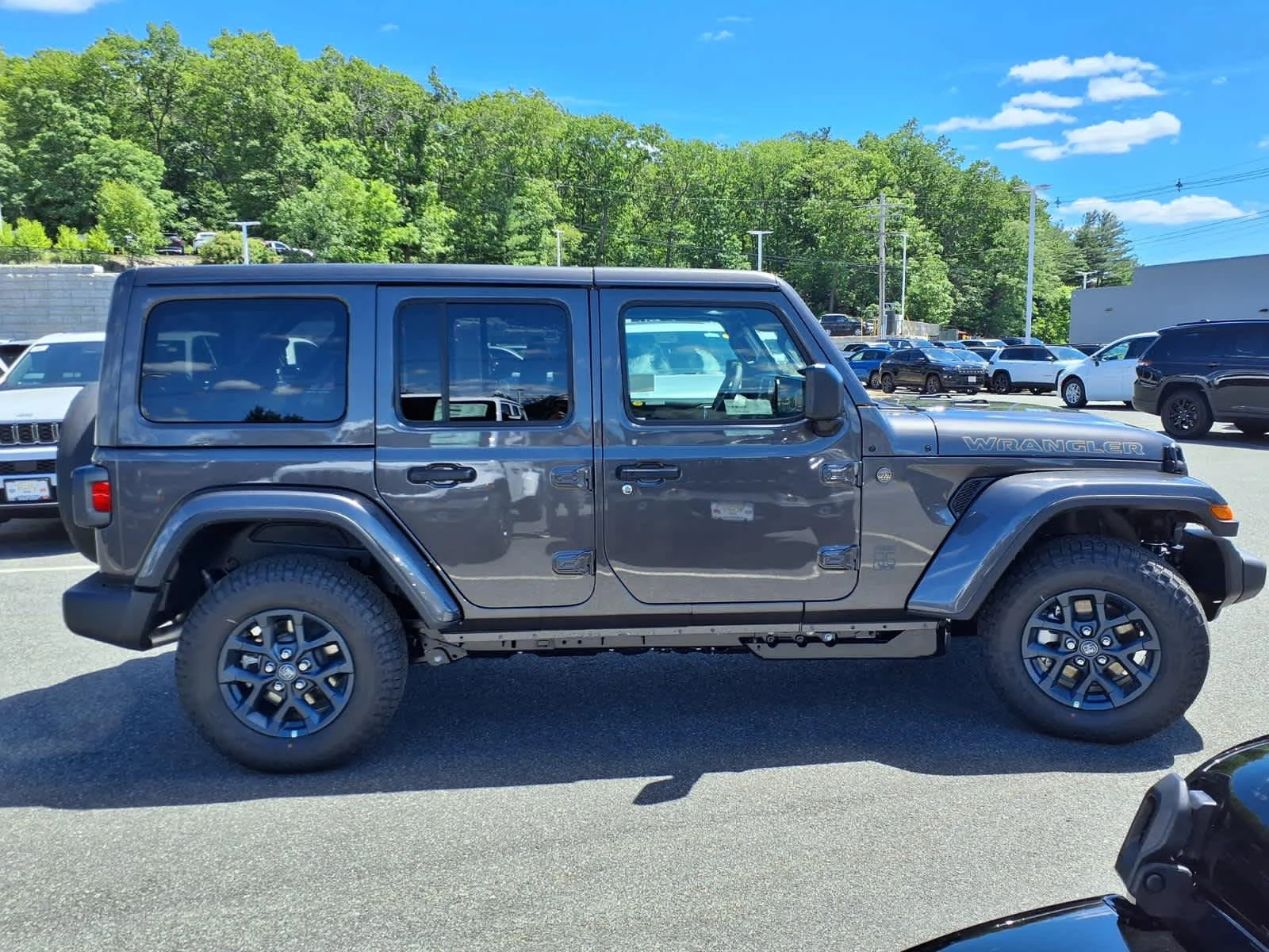 New 2026 Granite Crystal Metallic Clearcoat Jeep 85th Anniversary image 6