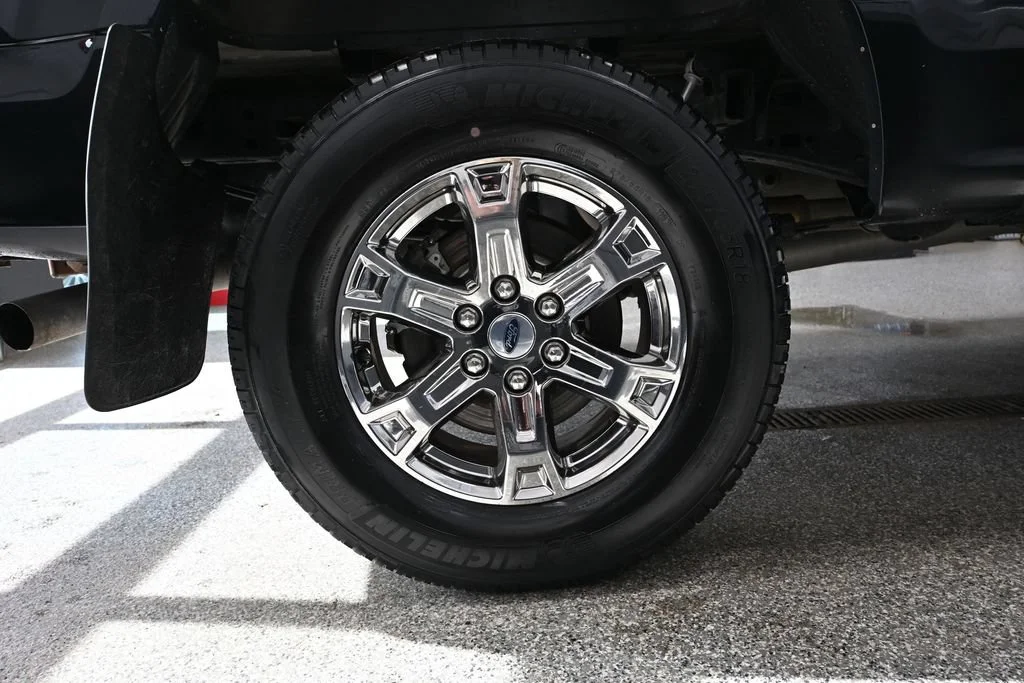 Used 2018 Black Ford XLT image 12