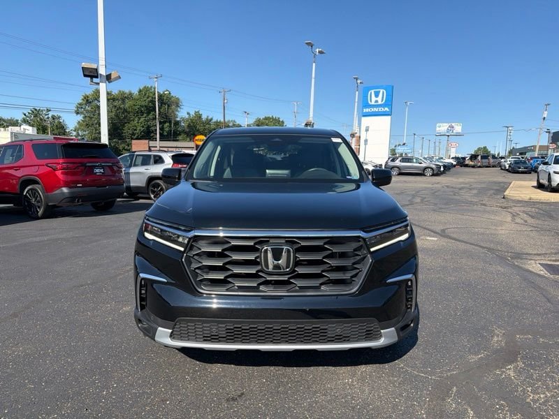 Used 2024  Honda EX-L image 2