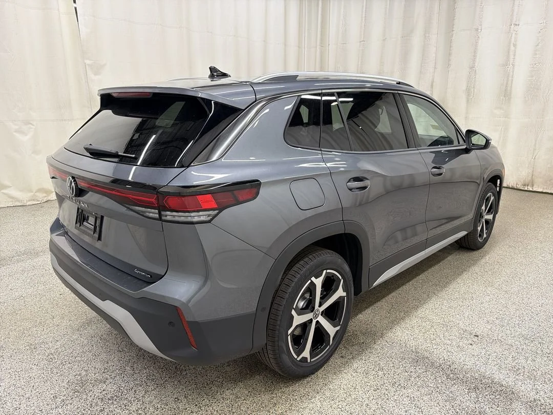 New 2026 Platinum Gray Metallic Volkswagen SE image 8