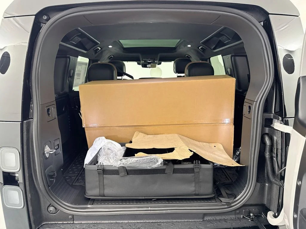 New 2026 Borasco Grey Land Rover X image 28