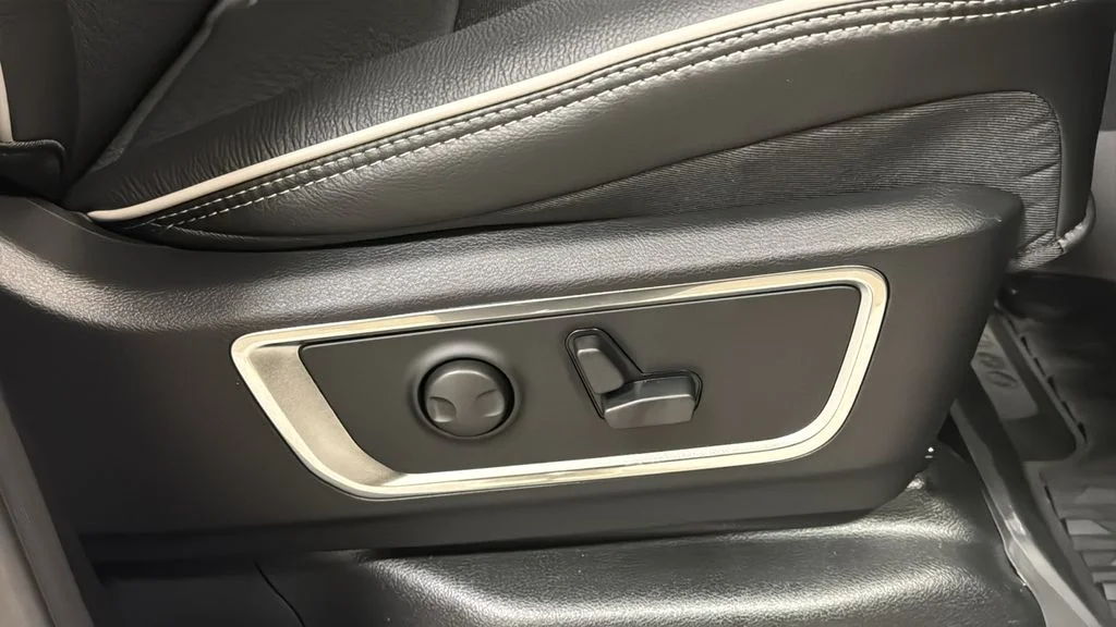 2026 RAM 1500 Laramie - Photo 11