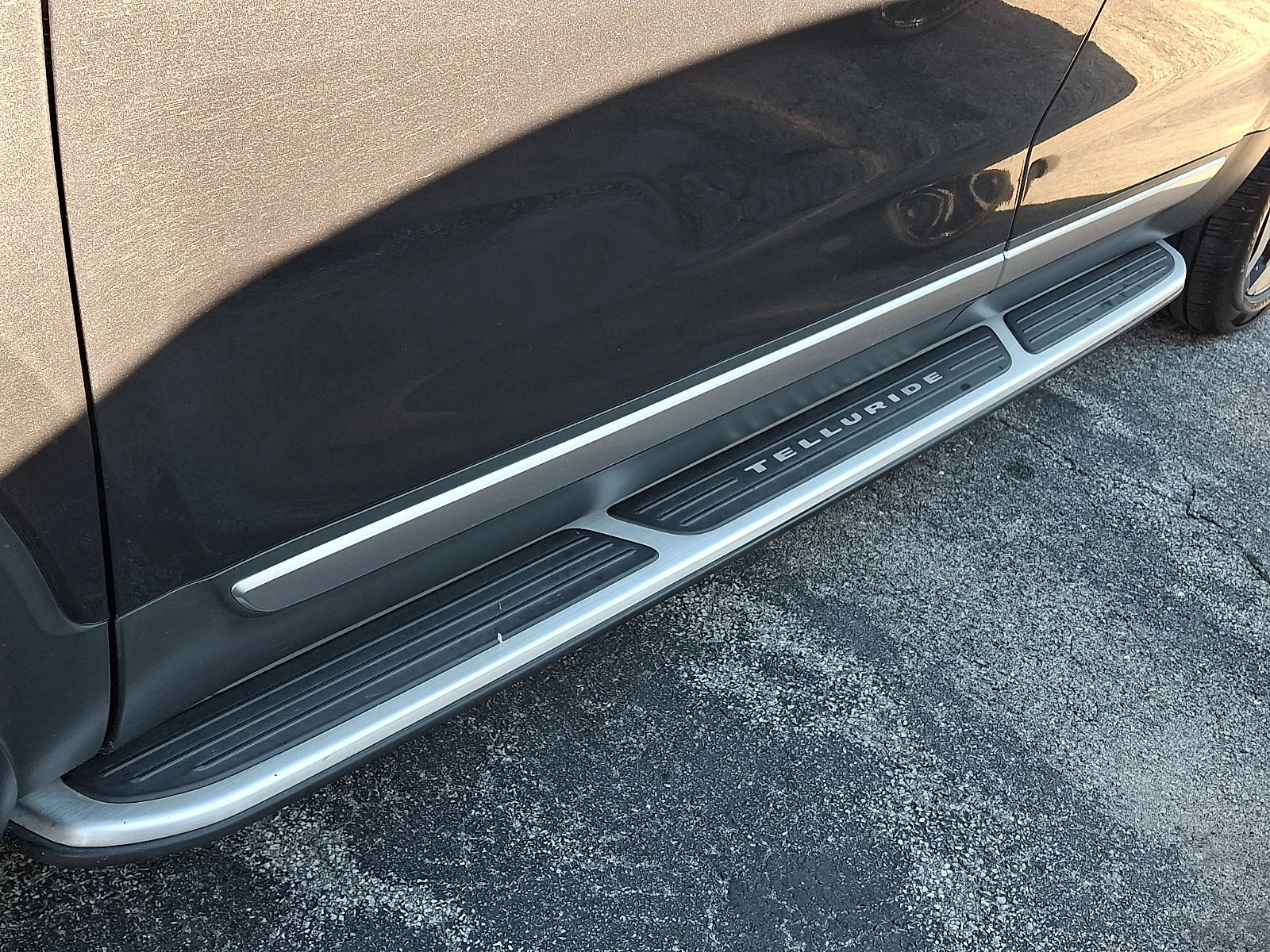 Certified Used 2024 Gray Kia S image 10