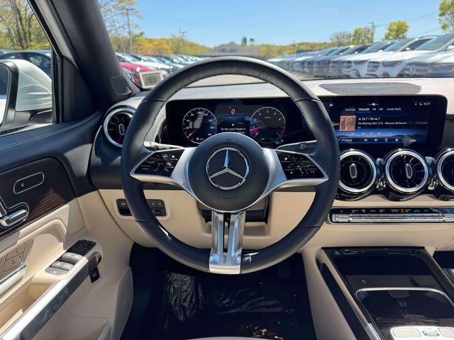 Used 2026 Polar White Mercedes-Benz GLB 250 image 22