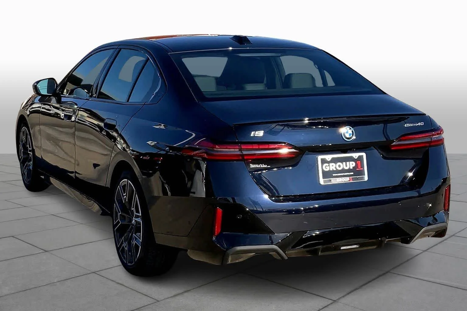 New 2026 Carbon Black Metallic BMW eDrive40 image 11